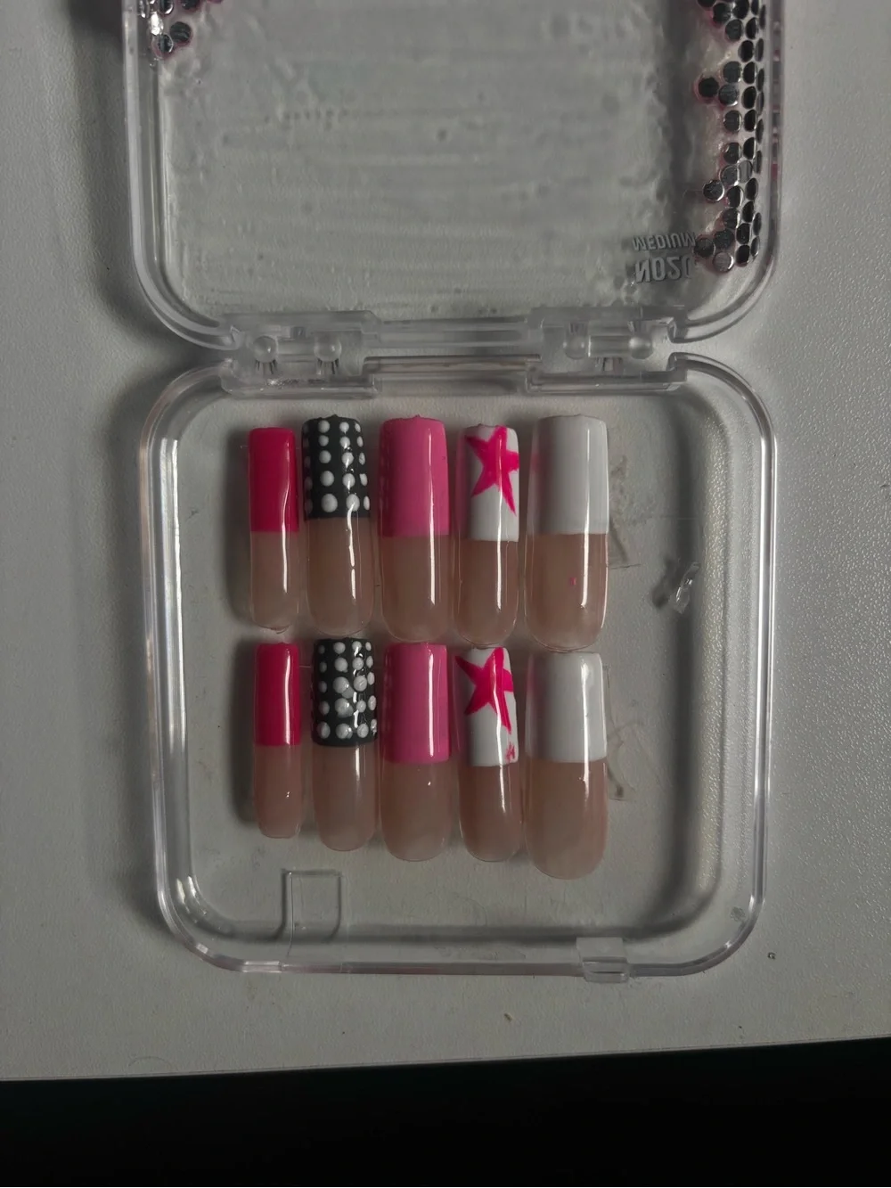 Pink & White Press-On Nail Set